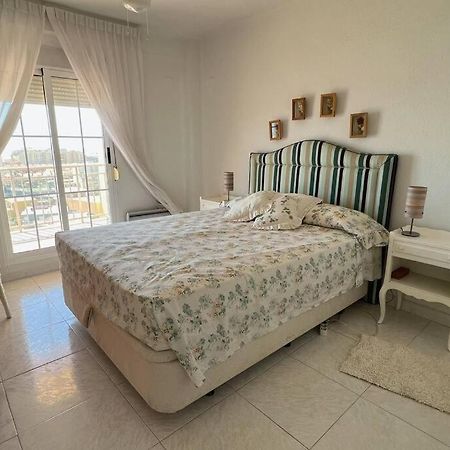 Apartamento Con Acceso Directo A La Playa Daire Valensiya Dış mekan fotoğraf