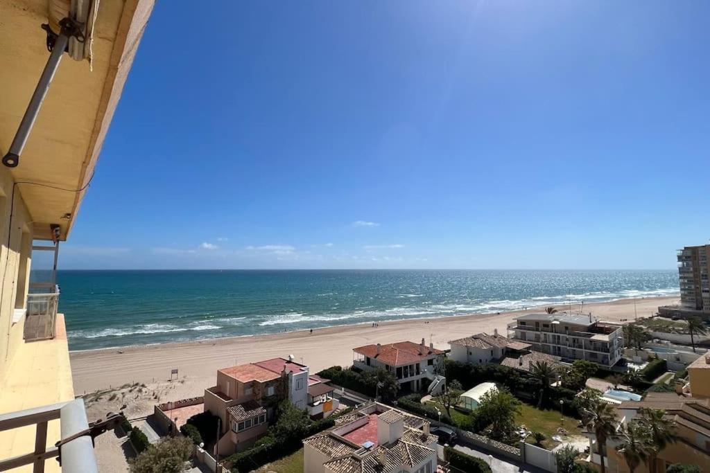 Apartamento Con Acceso Directo A La Playa Daire Valensiya Dış mekan fotoğraf